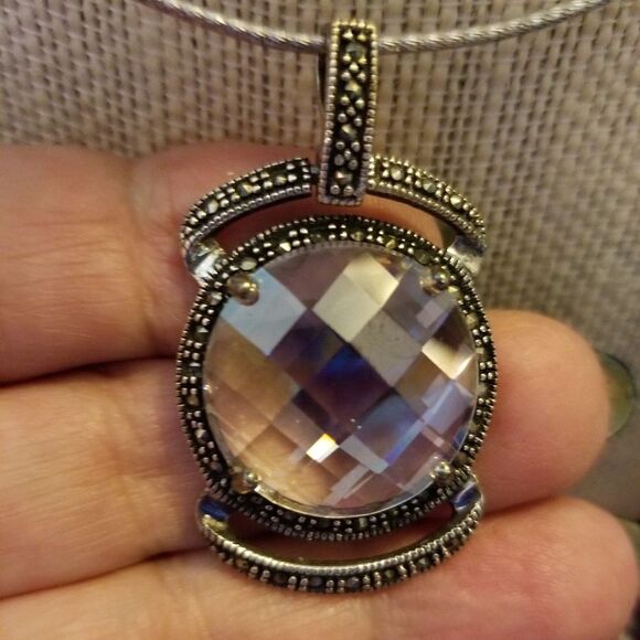 ART DECO CRYSTAL & MARCASITE PENDANT - Picture 4 of 4